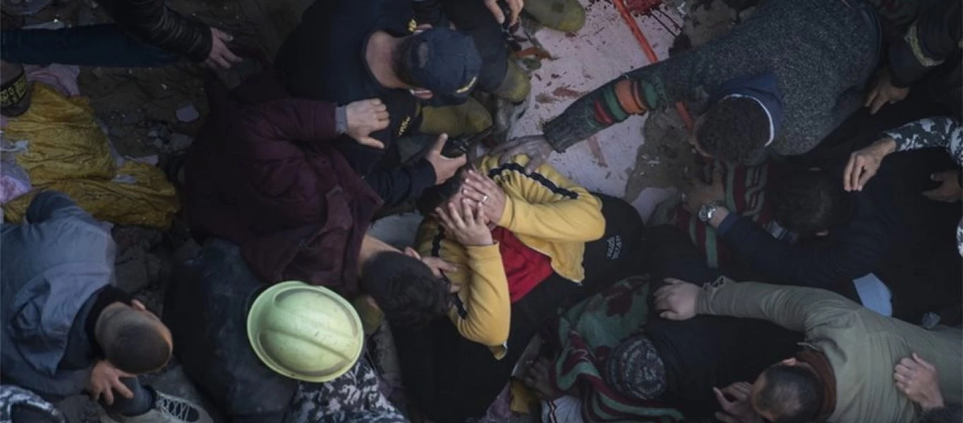 Στους 23 οι νεκροί από την κατάρρευση της δεκαώροφης πολυκατοικίας στο Κάιρο